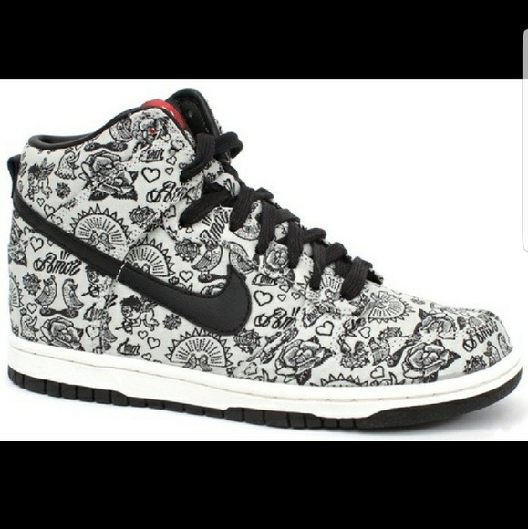 SOLD on Merc Nike Dunk Amore - Picture 2 of 2